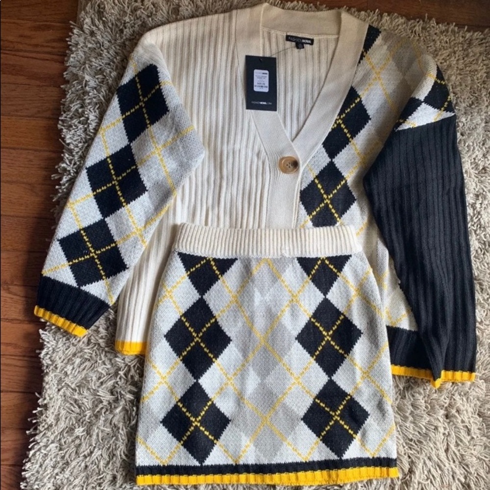2 piece set - Picture 3 of 3
